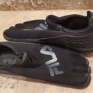 FILA EZ SLIP ON WATER SHOES- MEN'S 8.5  Slightly used
